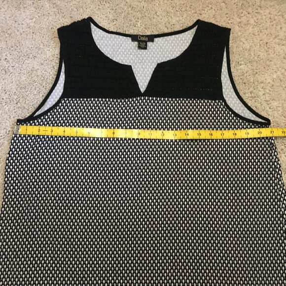 Dalia Cotton Lace Embroidered Monochromatic Tunic Tank Top - Picture 11 of 13